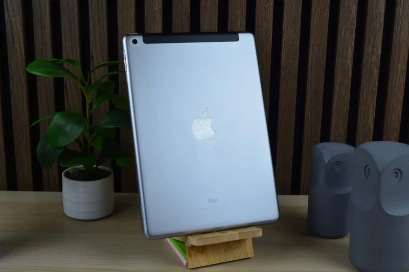 APPLE IPAD 5 Cellular BLACK TABLET