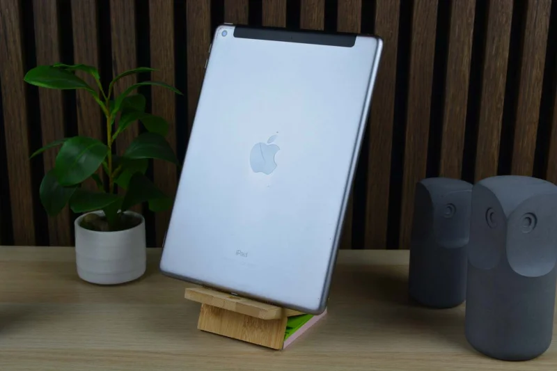 APPLE IPAD 5 Cellular BLACK TABLET