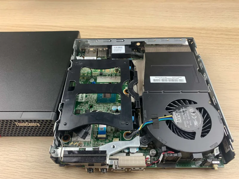 Mini komputer Lenovo M910Q i3-6100T 16GB DDR4 240GB SSD Win10H klasa A