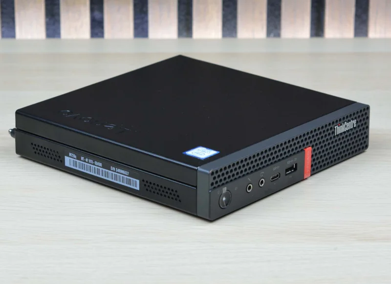 Komputer Lenovo M720Q i5-8400T 16GB DDR4 256GB NVMe Win10H kl.B