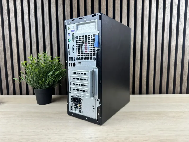 Wydajny komputer Dell 7060 MT i7 8700 16GB DDR4 256GB NVMe Win11H klasa A-