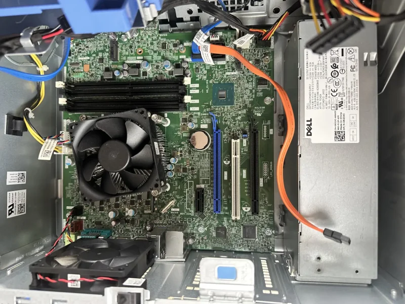 Wydajny komputer Dell 7060 MT i7 8700 16GB DDR4 256GB NVMe Win11H klasa A-