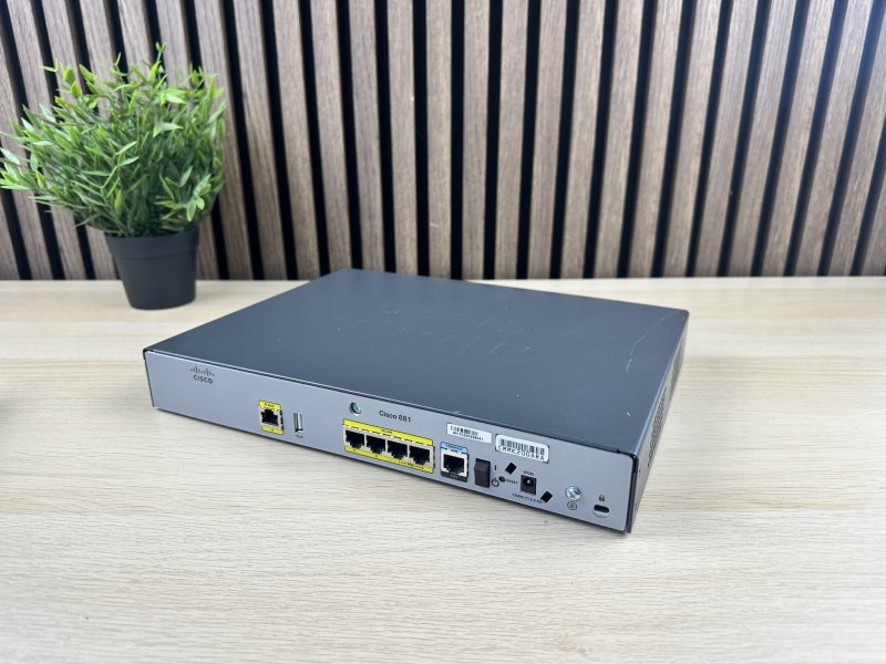 Router CISCO C881