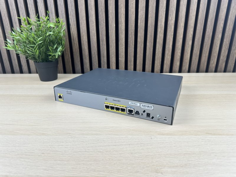 Router CISCO 861